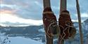 gammeldags ski og binding fra Norsk skieventyr
