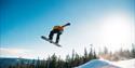 gutt på snowboard på Lifjell skisenter