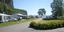 campingplassen med utsikt mot havet ved Rognstranda Camping