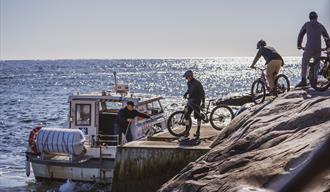 Stisykling i skjærgården med Kragerø Taxibåt og lokal sykkelguide