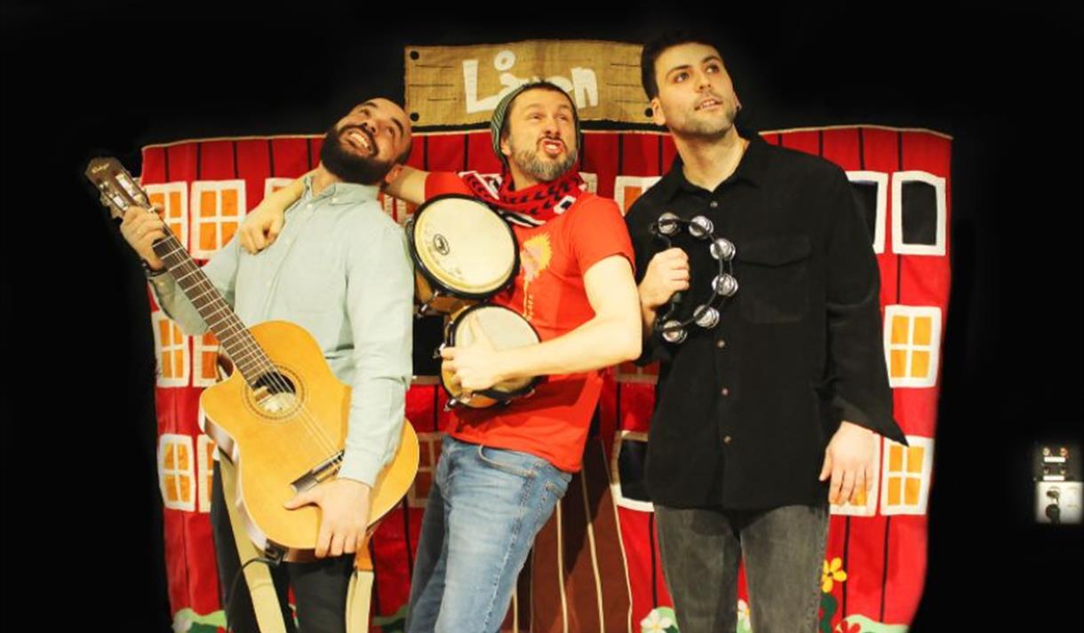 Igor Dunder: 3 menn på en scene med hvert sitt instrument