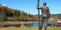 the statue of Sondre Norheim at Norsk Skieventyr in Morgedal