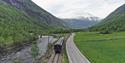 Flott utsikt til Gaustatoppen når Rjukanbanen kjører innover mot Rjukan