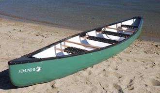 canoe for rent at Knut's grill