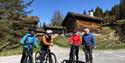 Syklister på Uppigard natadal i Flatdal