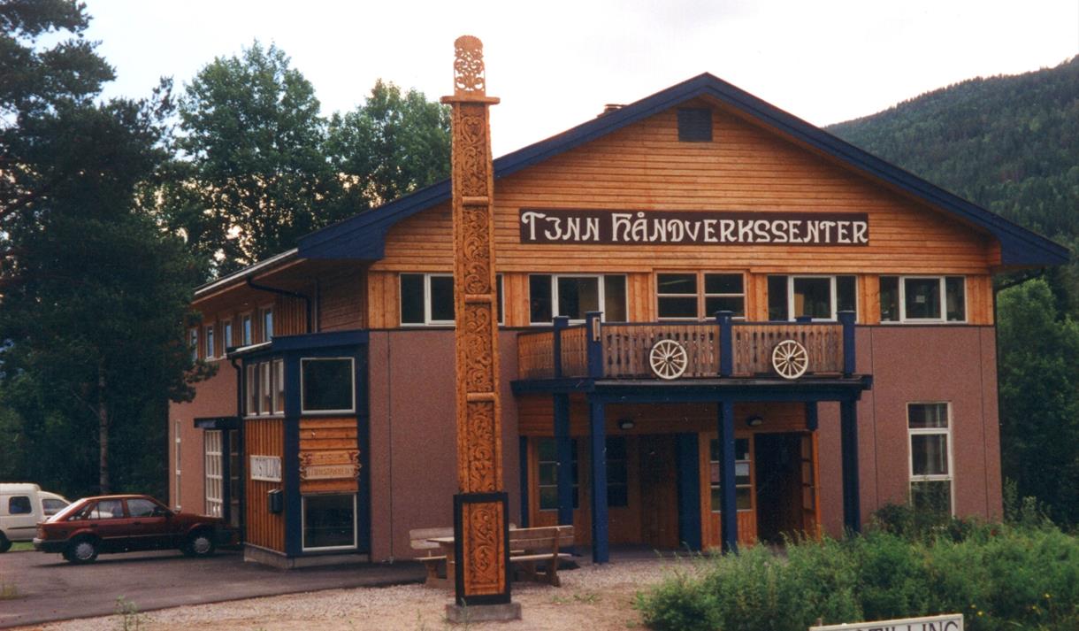 Tinn Håndverkssenter er en salgs-og bruksutstilling i Atrå.