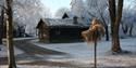 Gamle hus i Brekkeparken , vinter og litt sol