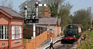 Train at Chinnor Station by Rich Evans