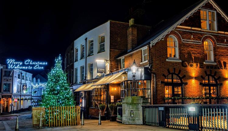 Christmas Streets Riverside 2022 Eton Christmas Lights Switch-On - Show / Display In Windsor, Windsor And  Maidenhead - Visit Thames