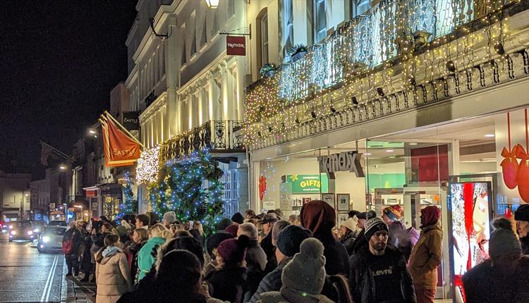 Windsor and Eton Living Advent Calendar | crowds gathered on Windsor High Street