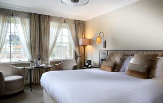 The Castle Hotel Windsor | Deluxe Queen bedroom with Windsor Castle view