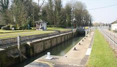 Shepperton Lock