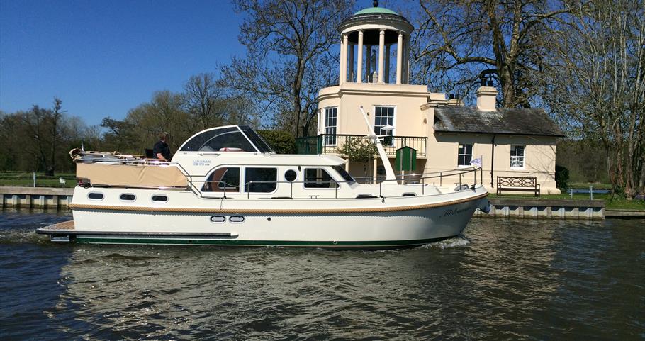Hobbs of Henley motor cruiser on the River Thames at Henley on Thames for boating holidays