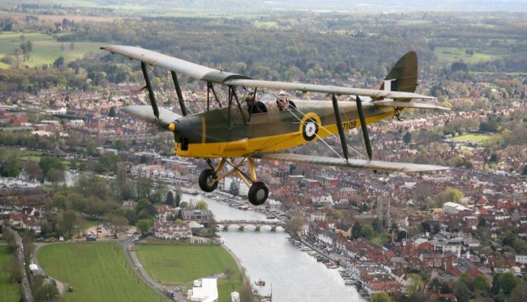 Thames Tiger Moth Tour with Finest Hour Experiences