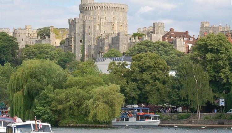 Image of Windsor Castle from the River Thames