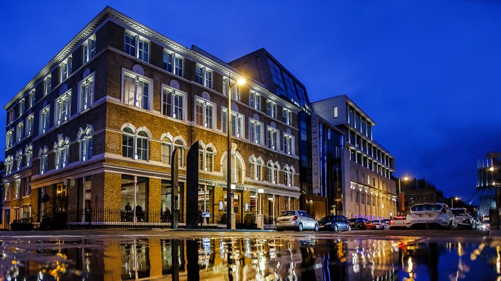 An exterior image of Hope Street Hotel.