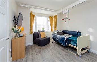 Accessible bedroom with hoist
