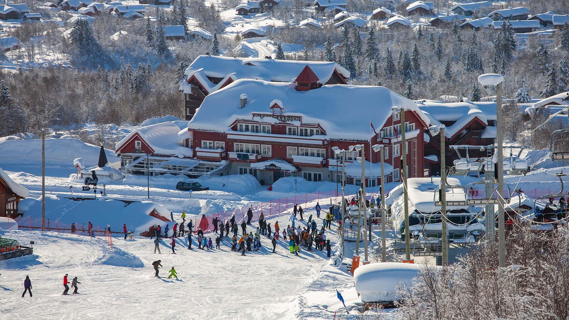 People in the ski center in Beitostølen