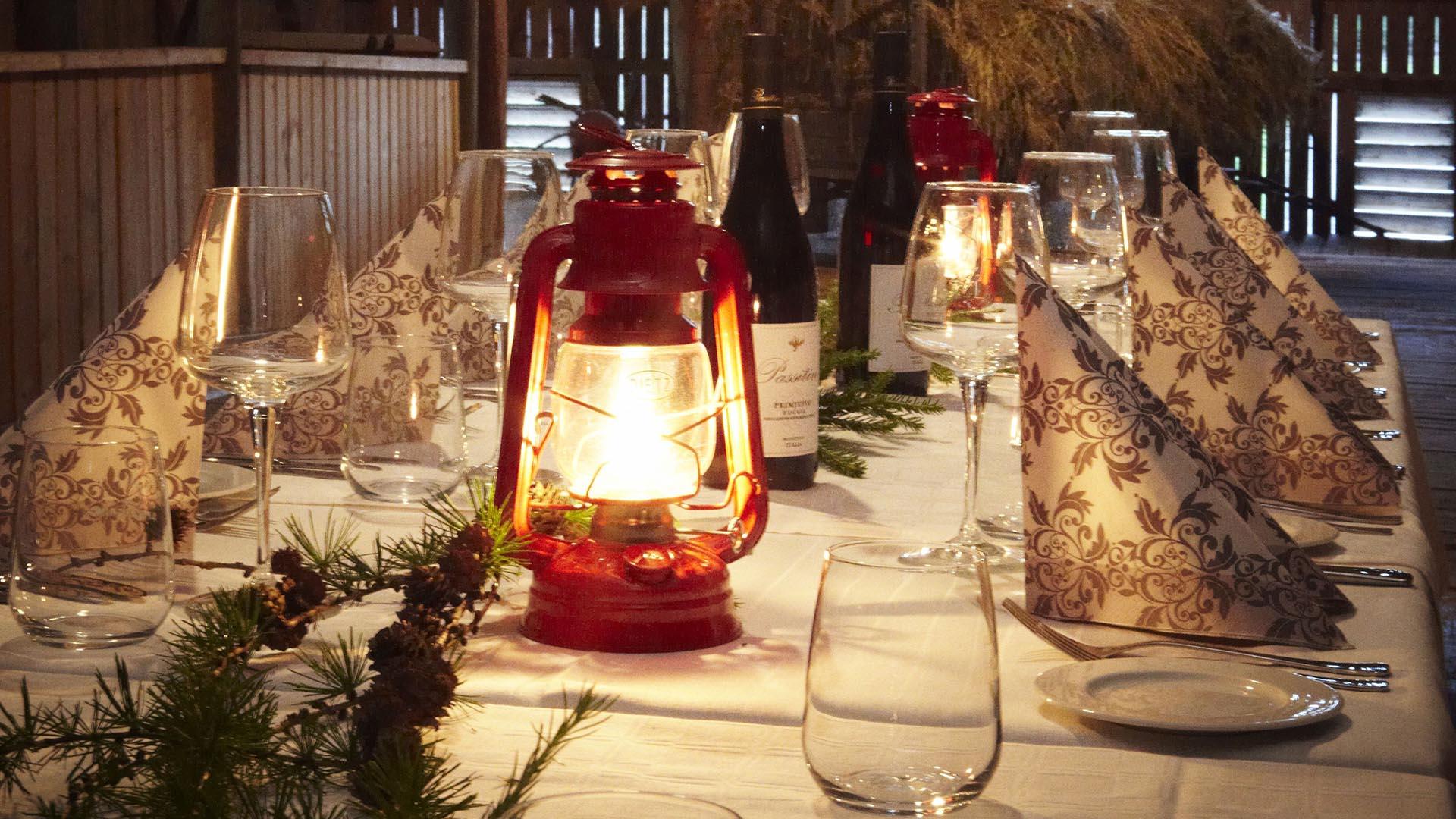 Nicely decorated dinner long table.