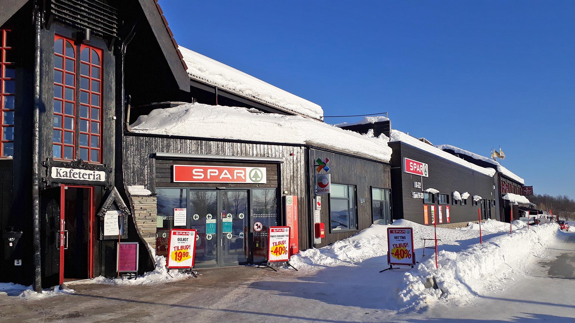 Extoerior of a grocery store - Spar - on a winters day.