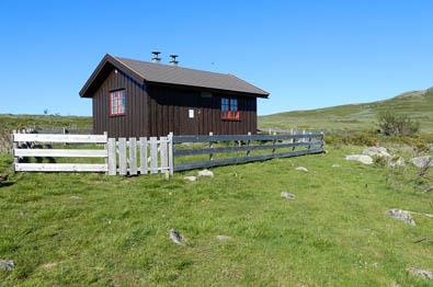 En liten trebu på fjellet