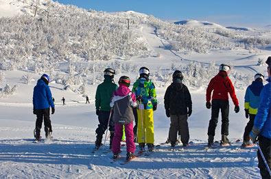 Skiskole ved alpinsenter.