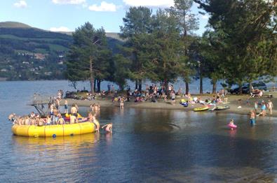 Durchblättern nach Baden und schwimmen