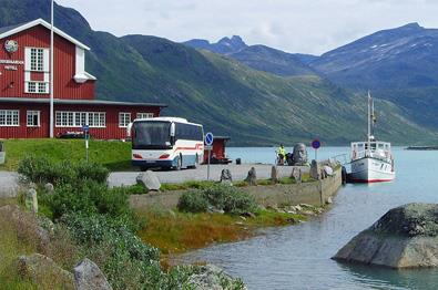 Dagstur med buss og båt til Jotunheimen.