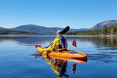 Padling i Aurdalsfjorden i Vassfaret på 17.mai