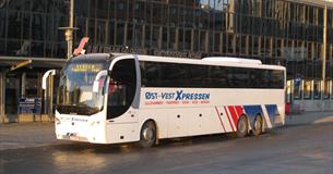 Ekspressbuss mellom Lillehammer, Fagernes, Sogndal og Bergen.