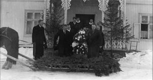 Gravferden etter prost Einar Kjørstad