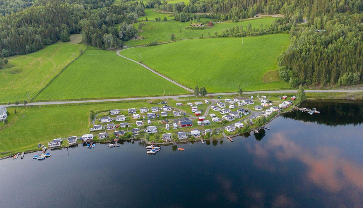 Søndre Svennes Camping sett fra luften.