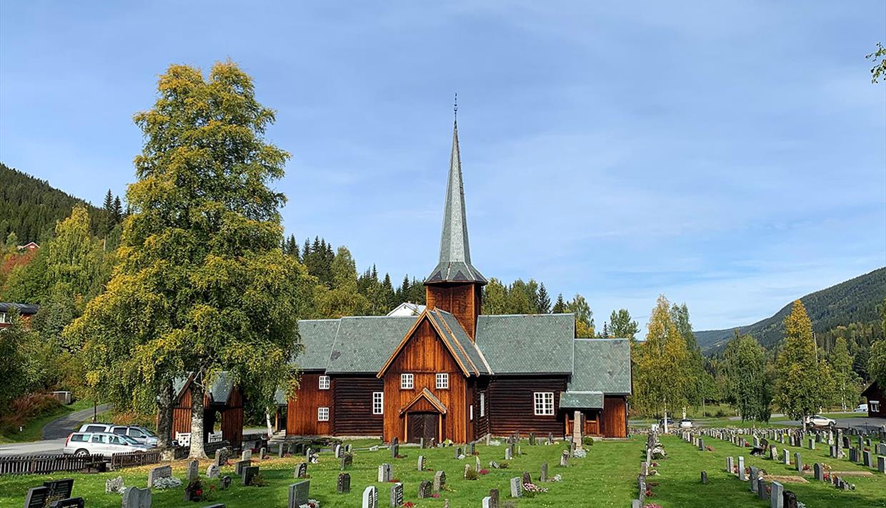 Trekirke og kirkegård