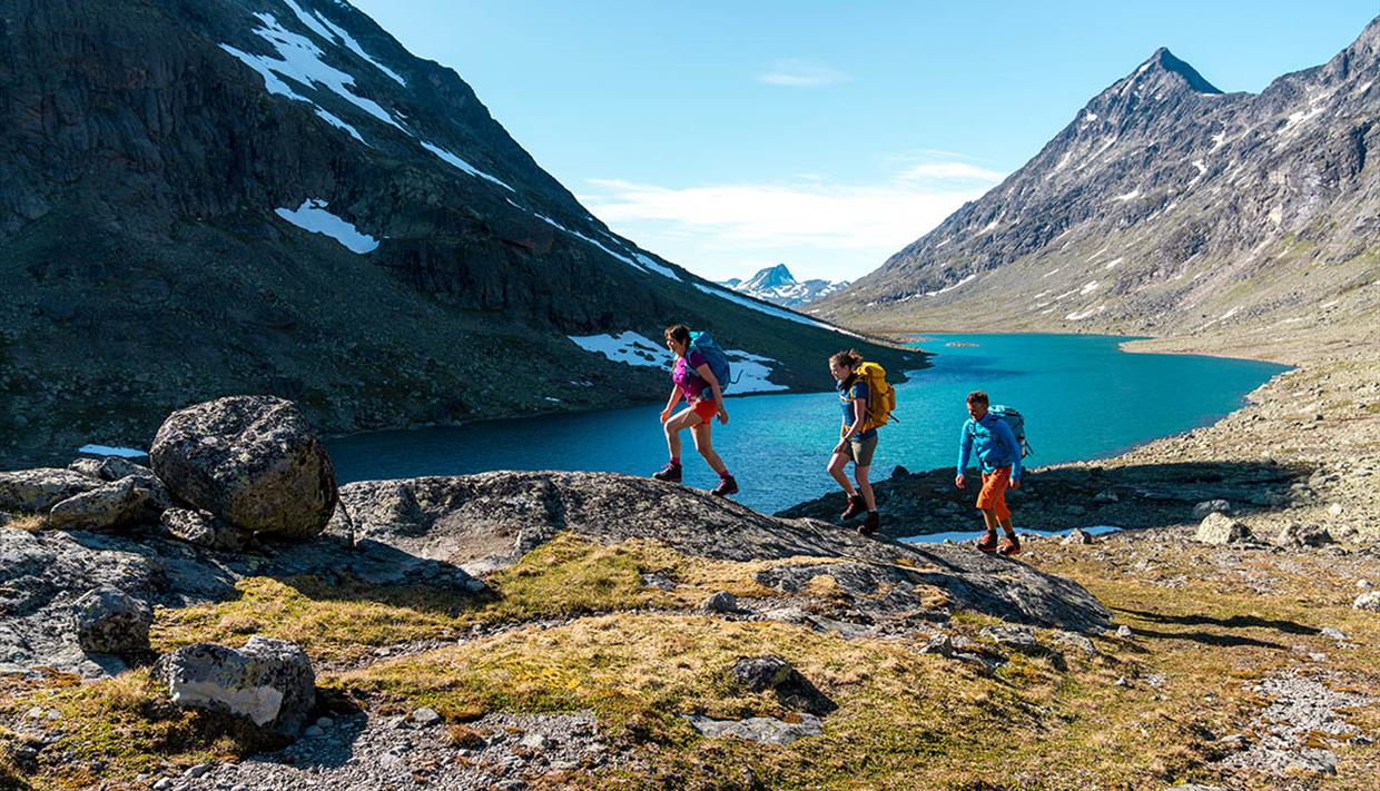 Hiking through Svartdalen