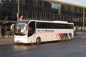 Ekspressbuss mellom Lillehammer, Fagernes, Sogndal og Bergen.