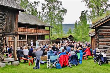 Gudstjeneste på Valdres folkemuseum