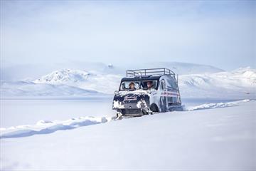 Tagestour nach Eidsbugarden mit Schneemobilen