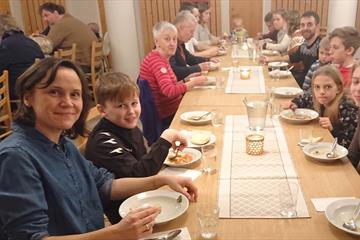 Torsdagsmiddag i kirkekjelleren