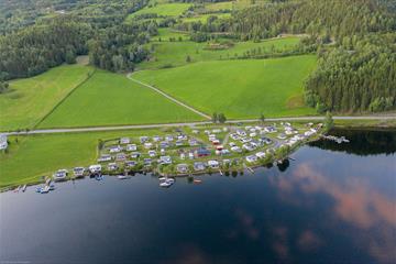 Søndre Svennes Camping sett fra luften.