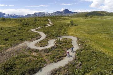 Dronebilde av terrengsykkelløypa på Beitostølen.