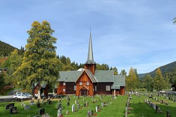 Trekirke og kirkegård