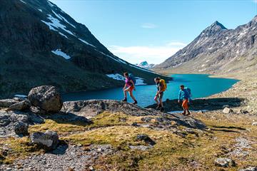 Hiking through Svartdalen