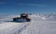 Løypemaskin på toppen av Jomfruslettfjell