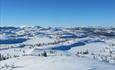 Vinterlandskap på Ølnesseter med utsikt til Bjødalsfjellet.