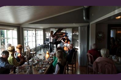 Morgonstemning: Frukostkonsert på Nythun  Morning Mood: Breakfast concert at Nythuns