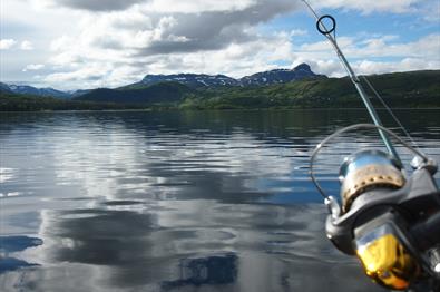 Fisking fra båt i Øyangen, Beito, Beitostølen, Valdres