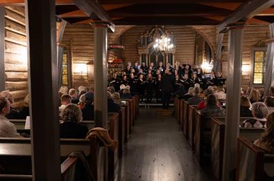 Kyrkjekonsert med Valdres kammerkor i Aurdal kyrkje