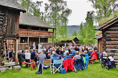 Gudstjeneste på Valdres folkemuseum