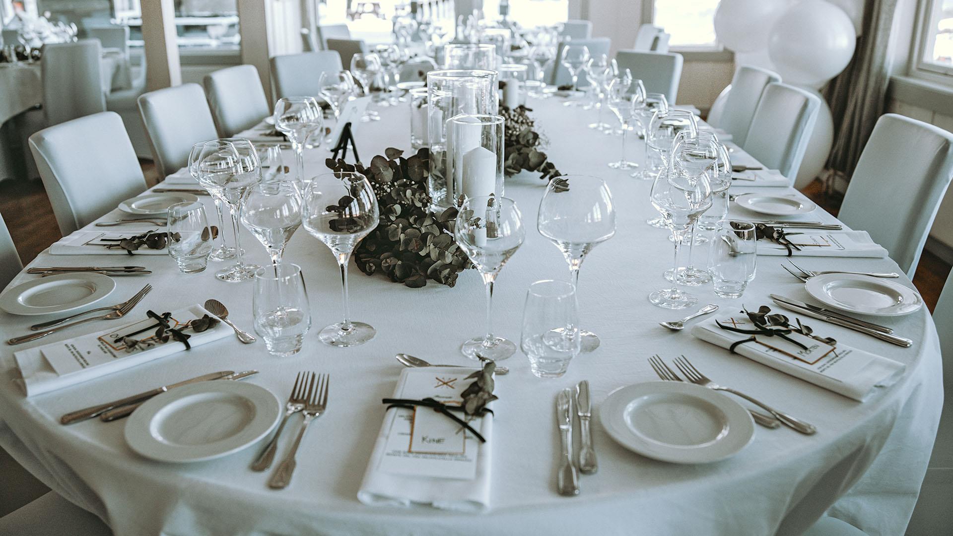Longtable decorated for a wedding party