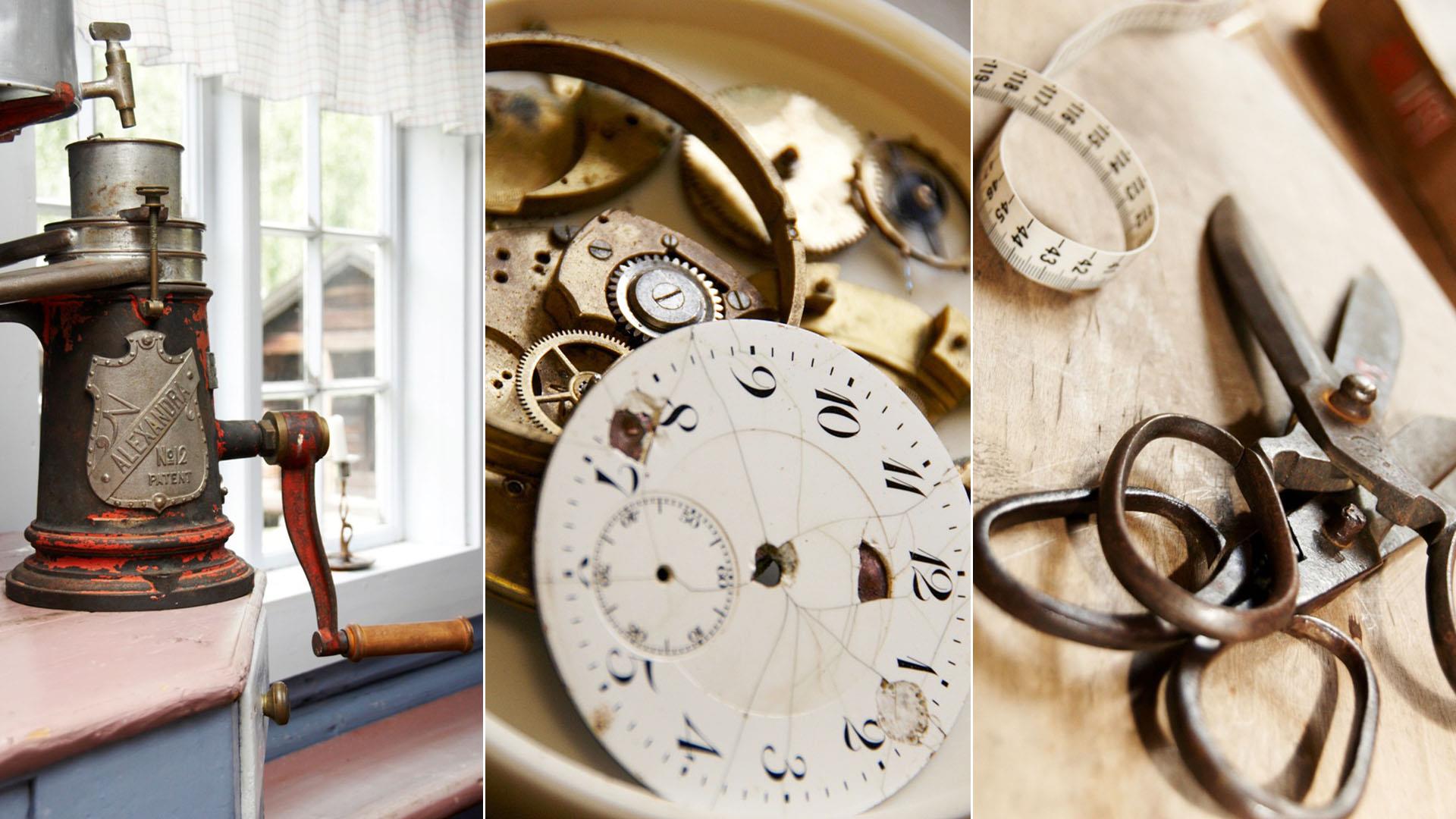 Kollasj av gamle gjenstander på Bagn Bygdesamling: et kaffekvern, en klokke i sine enkeltdeler og sysakser.